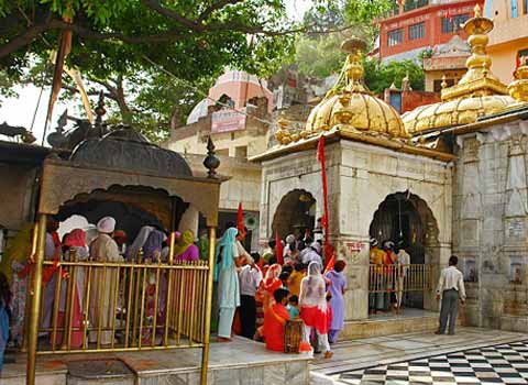 Nau Devi Nau Devi